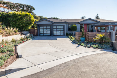 Mid-sized modern exterior home idea in San Francisco