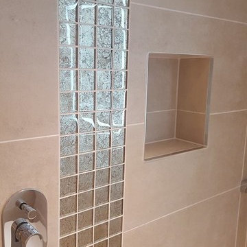 Minimalist Contemporary Bathroom