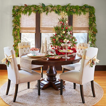Classic Christmas Dining Room