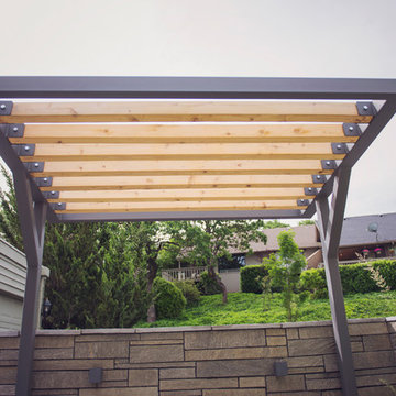 Modern, Cantilevered Shade Arbor