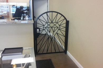 Example of a minimalist entryway design in Salt Lake City