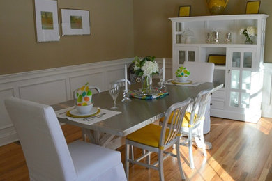 Dining room - traditional dining room idea in New York