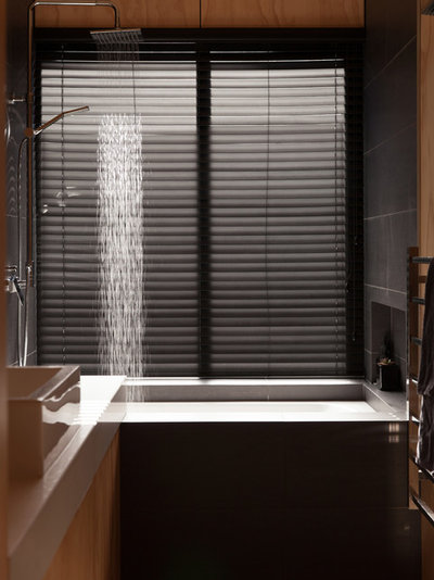 Современный Ванная комната by Anna-Marie Chin Architects Ltd