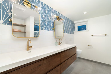 Example of a bathroom design in Seattle