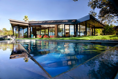 Inspiration for a contemporary pool remodel in San Francisco