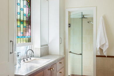 Example of an arts and crafts bathroom design in Philadelphia
