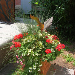 Seasonal Containers - Outdoor Pots And Planters