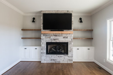 Example of a living room design in Raleigh