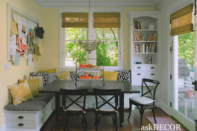 Kitchen - traditional kitchen idea in Orange County