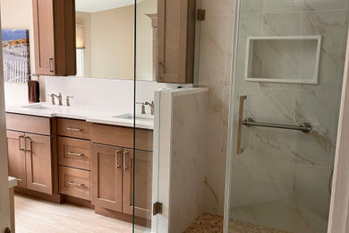 Bathroom - modern bathroom idea in New York