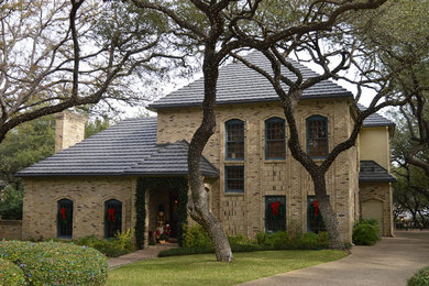 Metal Roof: Country Manor Shake | Color: Deep Charcoal | Brand: Classic