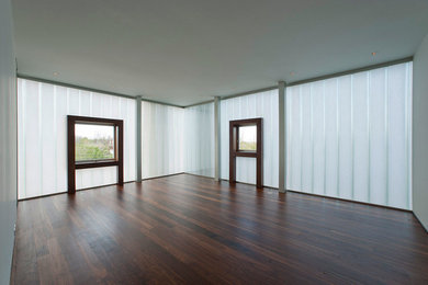 Bedroom - modern bedroom idea in New York
