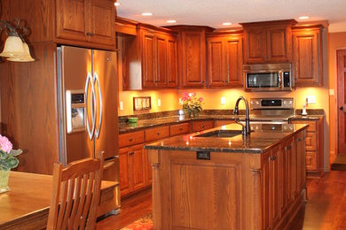 Kitchen - traditional kitchen idea in Other