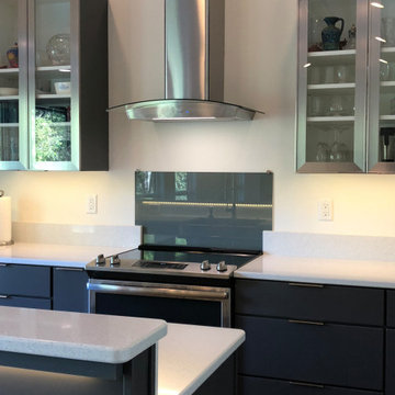 Contemporary Creekview Container