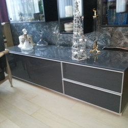 Meuble sur mesure et verrerie - Living Room Furniture