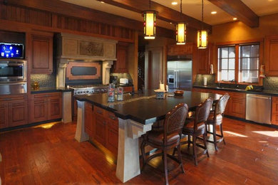 Kitchen - rustic kitchen idea in Portland