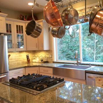Bainbridge Island Battlepoint Kitchen- Showplace Cabinetry- RENEW (Refacing)