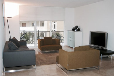 Inspiration for a modern home design remodel in Miami