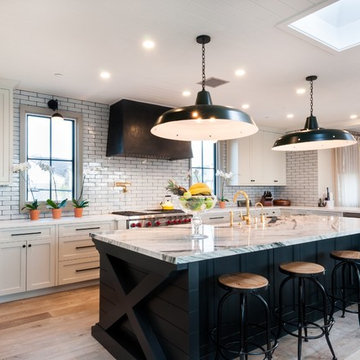 Real Estate Photos - Kitchen Peninsulas and Islands