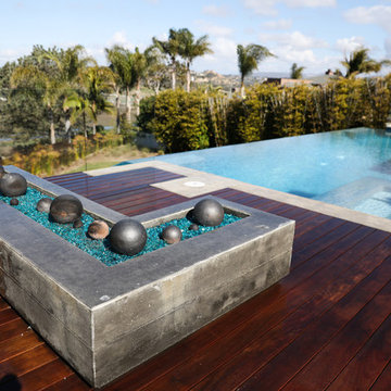 Solana Beach Contemporary Pool and Deck