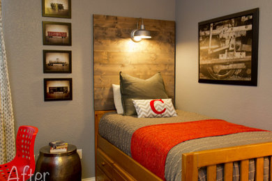 オースティンにある中くらいなインダストリアルスタイルのおしゃれな寝室 (グレーの壁、竹フローリング、茶色い床) のインテリア