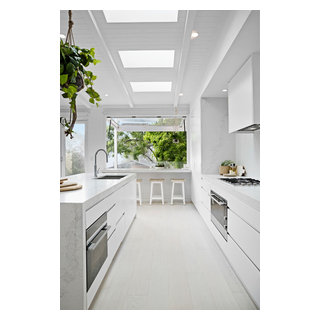 Large Contemporary Kitchen Renovation - Beach Style - Kitchen - Sydney ...