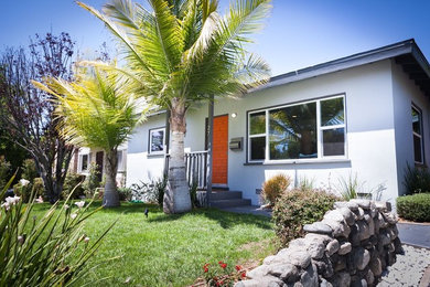 Inspiration for a contemporary exterior home remodel in Los Angeles