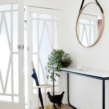 entrance and living