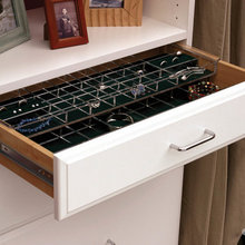 organized jewelry
