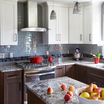 Contemporary Hubertus Kitchen