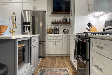Example of a trendy kitchen design in Cleveland