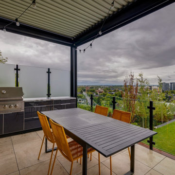 Fully Enclosed StruXure Pergola with Phantom Motorized Privacy Screens