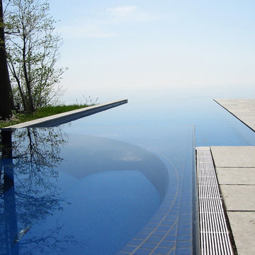 Vanishing Edge Pool and Spa