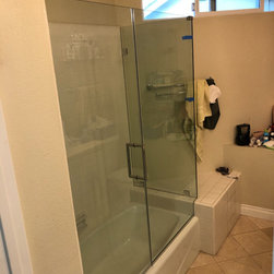 Whispering, Orange County - Shower Doors