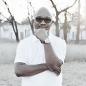 Mothusi Ncubes foto