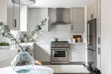 Example of a transitional kitchen design in Austin