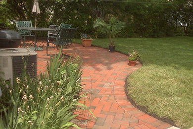 This is an example of a traditional landscaping in Chicago.