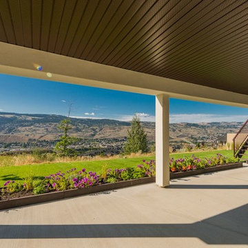 Visao Court Kamloops, BC - Modern Tuscan Interpretation