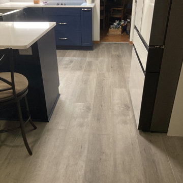 Beautiful Contemporary Kitchen Remodel Done in a Two-Tone Color