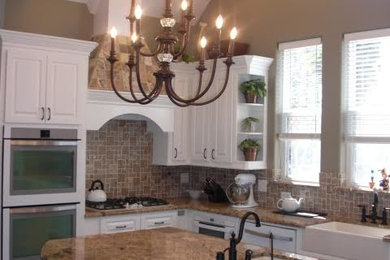 Inspiration for a timeless kitchen remodel in Houston
