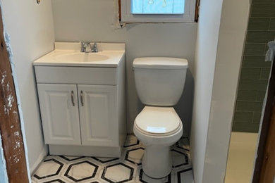 Powder room - powder room idea in New York