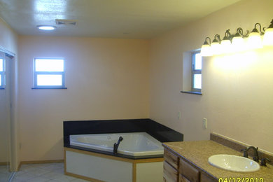 Minimalist bathroom photo in Phoenix