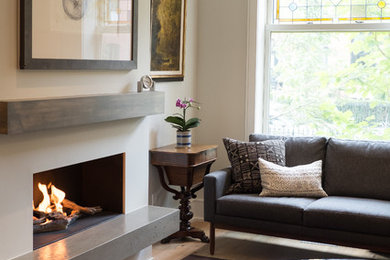 Living room photo in Toronto