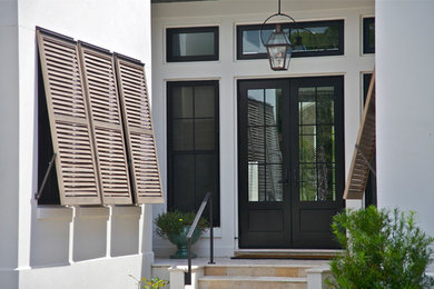 Elegant entryway photo in New Orleans