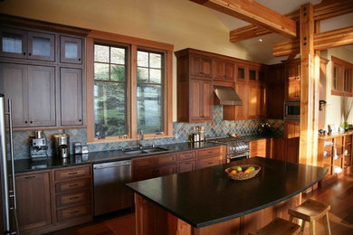Kitchen photo in Seattle