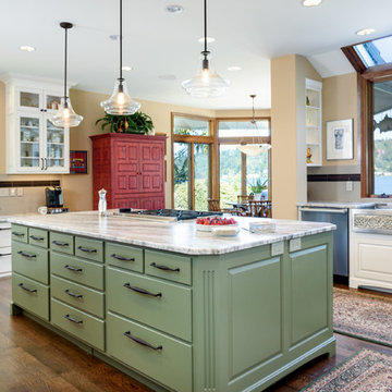 BIG AND BEAUTIFUL WHITE KITCHEN ON LAKE SAMMAMISH