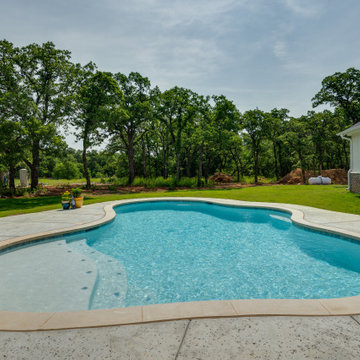 Hwy 4 Farmhouse Pool