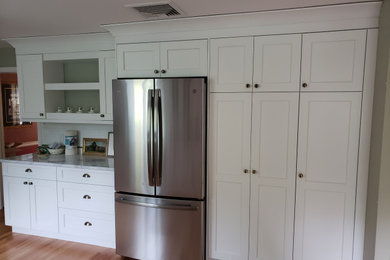 Minimalist kitchen photo in Tampa
