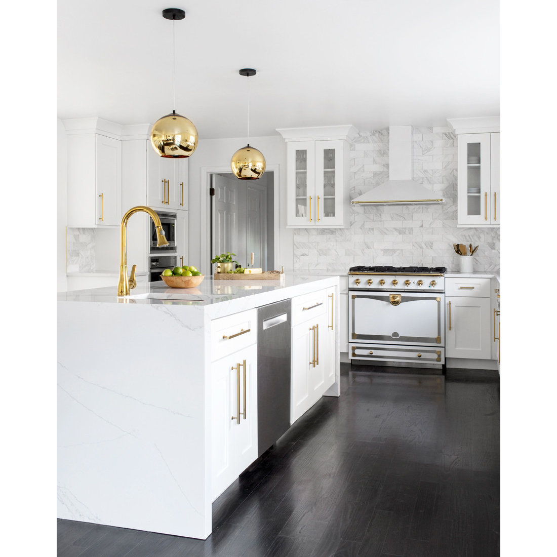 Ethernal Calacatta Gold Kitchen