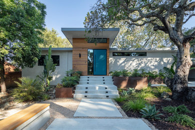 This is an example of a midcentury home design in San Francisco.